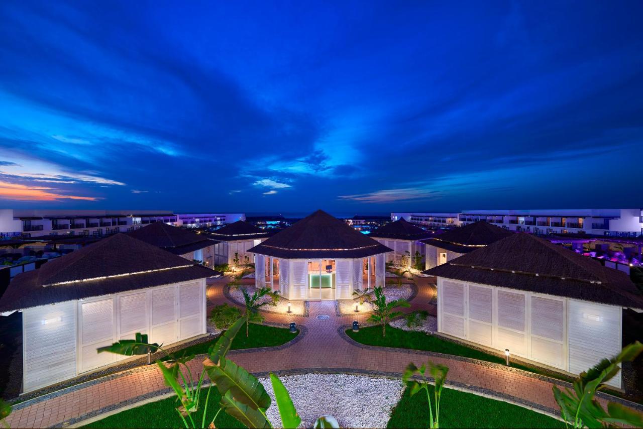 Melia Llana & (adults Only) 5*